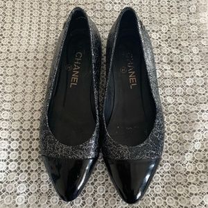 CHANEL Ballerinas Black Calfskin & Patent Calfskin
